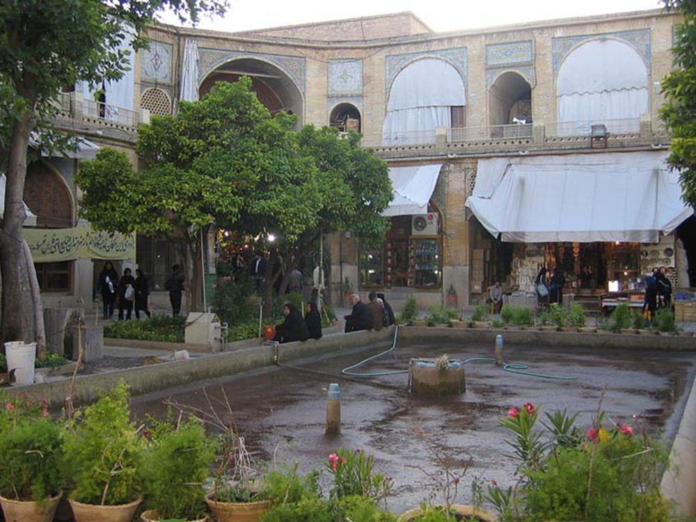 مدرسه خان شیراز جاذبه باستانی شیراز