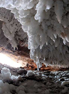 غار نمکدان قشم جاذبه گردشگری طبیعی