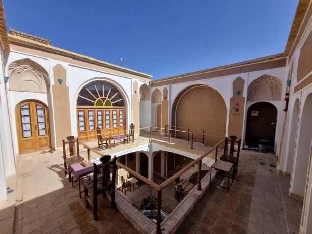 Khanekhatun-Kerman_56003