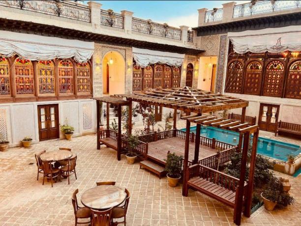 Shamsolmolok-Shiraz_54738