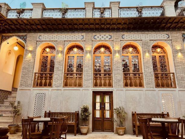 Shamsolmolok-Shiraz_54739