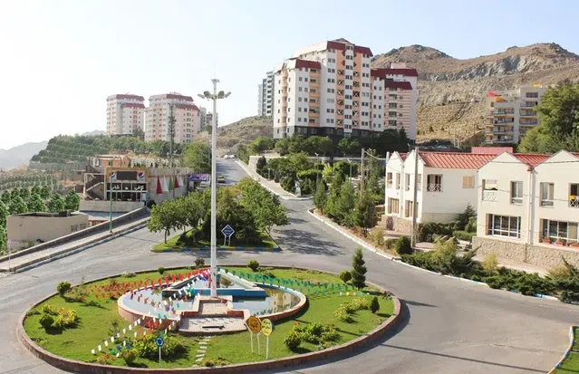 نمای کلی مجتمع اقامتی آبادگران مشهد از فاصله دور
