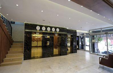 3 آسانسور درب طلایی در لابی هتل فخامه کربلا