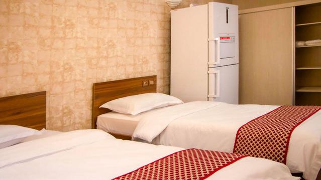 Almaszaferaniyeh-Tehran_10183