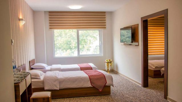 Almaszaferaniyeh-Tehran_10184