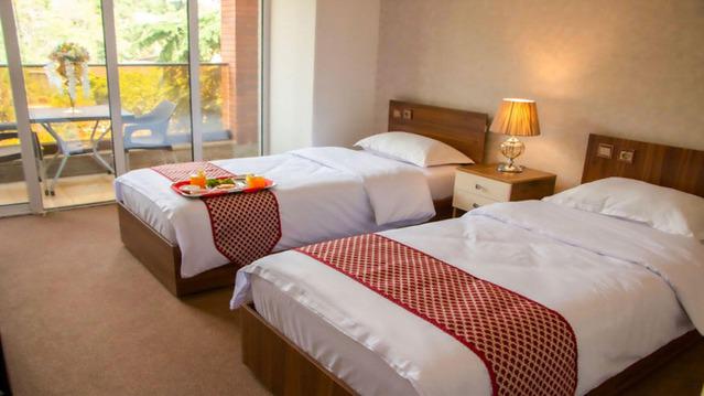 Almaszaferaniyeh-Tehran_10185