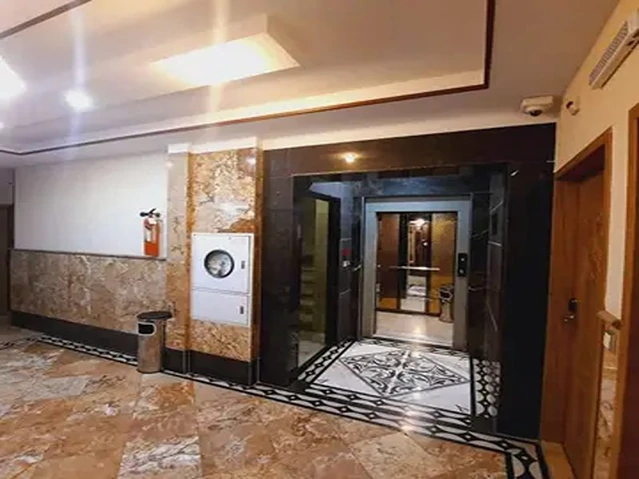 ورودی هتل آپارتمان آل یاسین مشهد