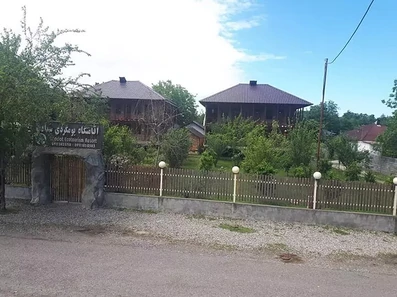 نمای روز بیرون ساختمان