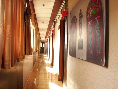 راهرو بین اتاق ها