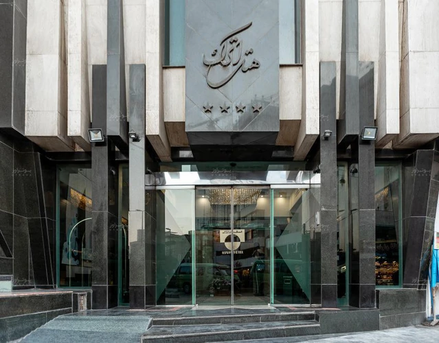 ورودی هتل