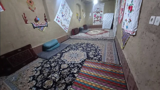 اتاق کف خواب اقامتگاه بومگردی بابا اکبر تربت جام