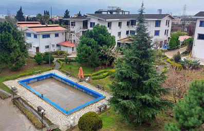 محوطه باغ هتل ارغوان رامسر