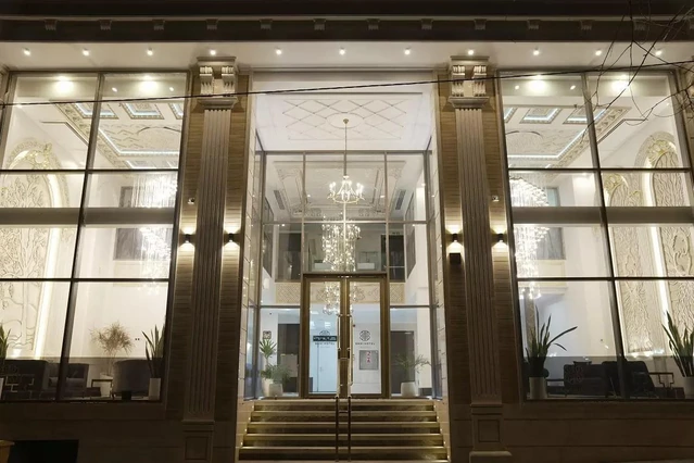 نمای ساختمان هتل بانی تهران