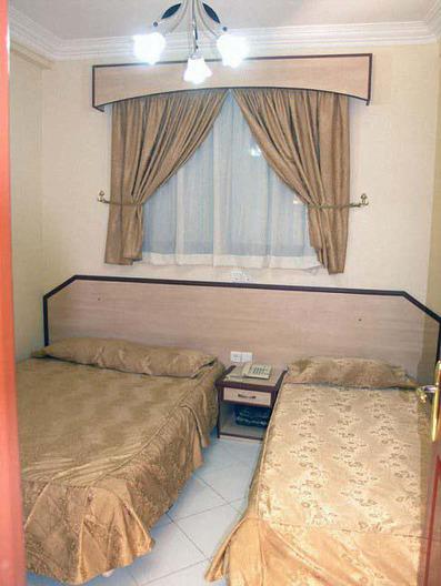 اتاق سه تخته