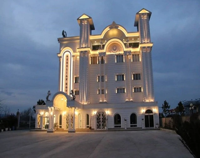 نمای ساختمان شب