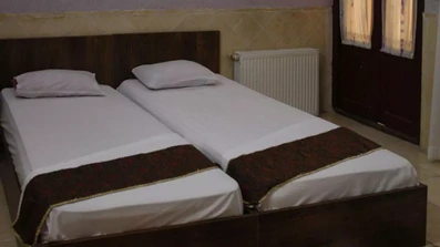 اتاق دو تخته تویین اقامتگاه سنتی دالان بهشت یزد