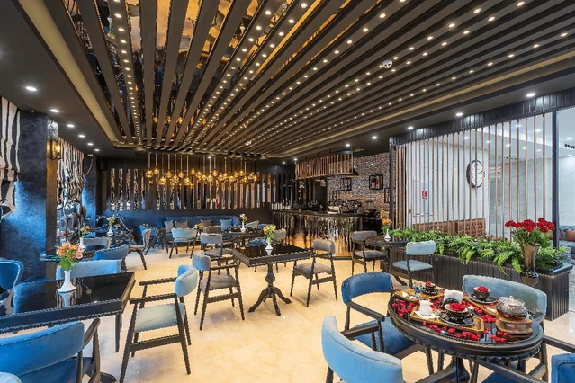 کافی شاپ هتل دانشمند اصفهان