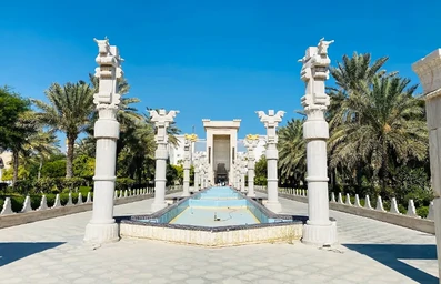 نما و محوطه هتل داریوش کیش با الهام از تخت جمشید