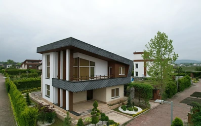 نمای ویلاهای دو طبقه و اختصاصی مجتمع گردشگری دشت نور