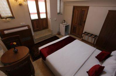 اتاق دو تخته هتل عمارت ماندگار کاشان