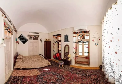 اتاق دو تخته دبل اقامتگاه بومگردی عمارت ساعتی تفت