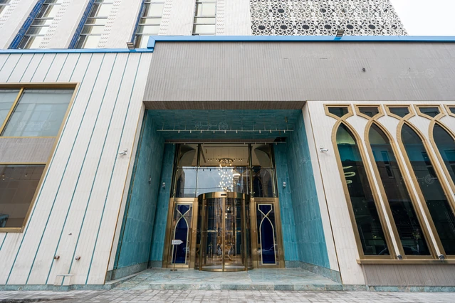 نمای ورودی هتل انتخاب مشهد