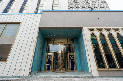 نمای ورودی هتل انتخاب مشهد