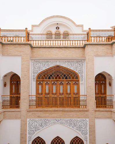 نمای داخلی اقامتگاه سنتی ایوان کاشان