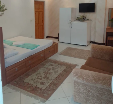 اتاق خواب دو تخته  با یخچال