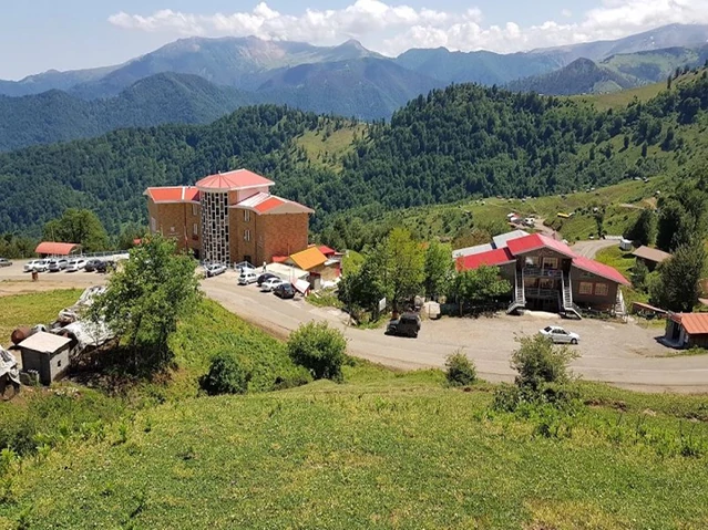 فضای جنگلی اطراف هتل