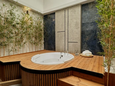 جکوزی اتاق vip هتل 55 بندرعباس