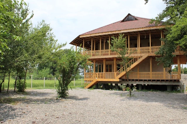 نمای کلی اقامتگاه بومگردی گیل سو رشت