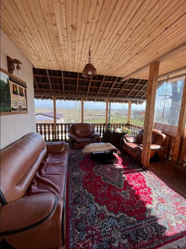 تراس اقامتگاه بومگردی گیل سو رشت