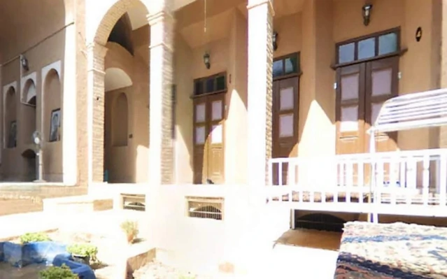 نمای کلی خانه مسافر گلکار یزد