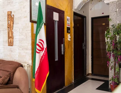 آسانسور و سالن ورودی هتل