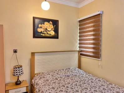 تخت دو نفره در واحدهای هتل آپارتمان هیرون بوشهر