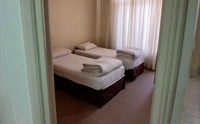 اتاق دو تخته تویین هتل هنگام مشهد