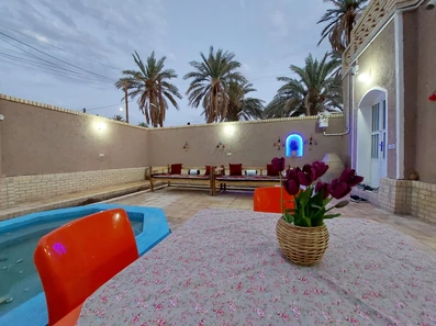 فضای محوطه اقامتگاه بومگردی هوربانو شهداد