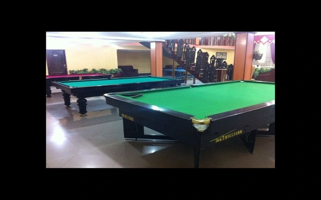 میزبیلیارد و سالن انتظار