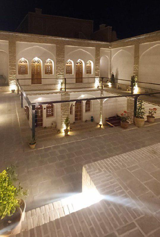 JahanArayi-Kashan_37033