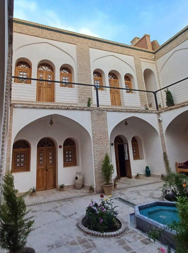 JahanArayi-Kashan_37032