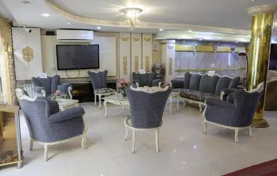 لابی هتل آپارتمان جمالی مشهد با مبلمان سلطنتی