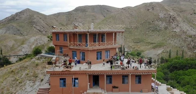 نمای کلی اقامتگاه بوم گردی جیامان فاروج