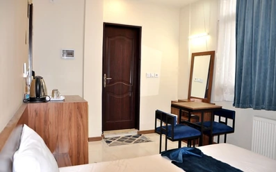 اتاق خواب 2 تخته با میز آرایش  واینه