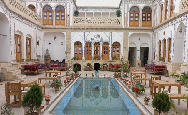 نما بوتیک هتل صباغیان کاشان