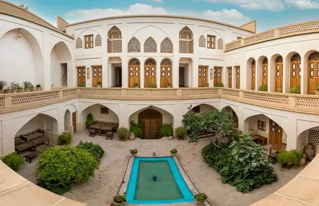 نمای خانه تاریخی و اقامتگاه سنتی احسان کاشان