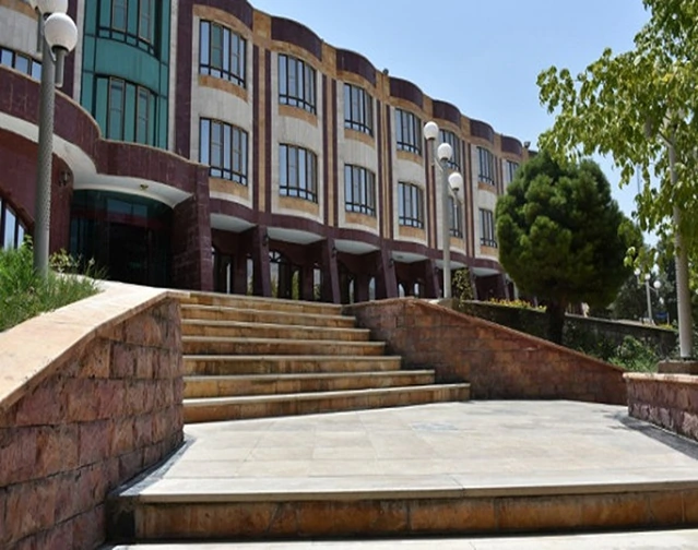 نمای کلی ساختمان