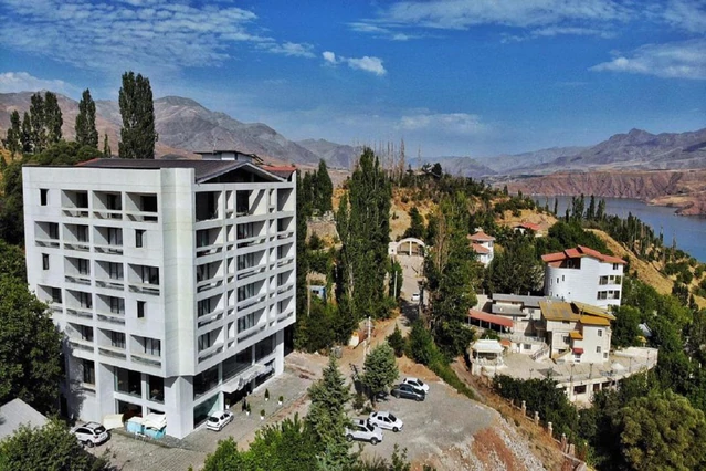 نمای بیرونی ساختمان هتل کیمیا طالقان | یوتراوز