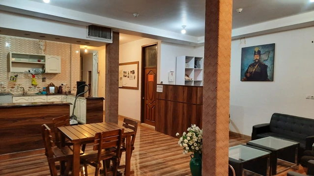 لابی و پذیرش خانه مسافر کوله پشتی یزد