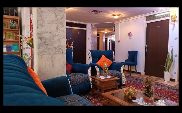 اتاق مبله تلویزیون بسیار شیک